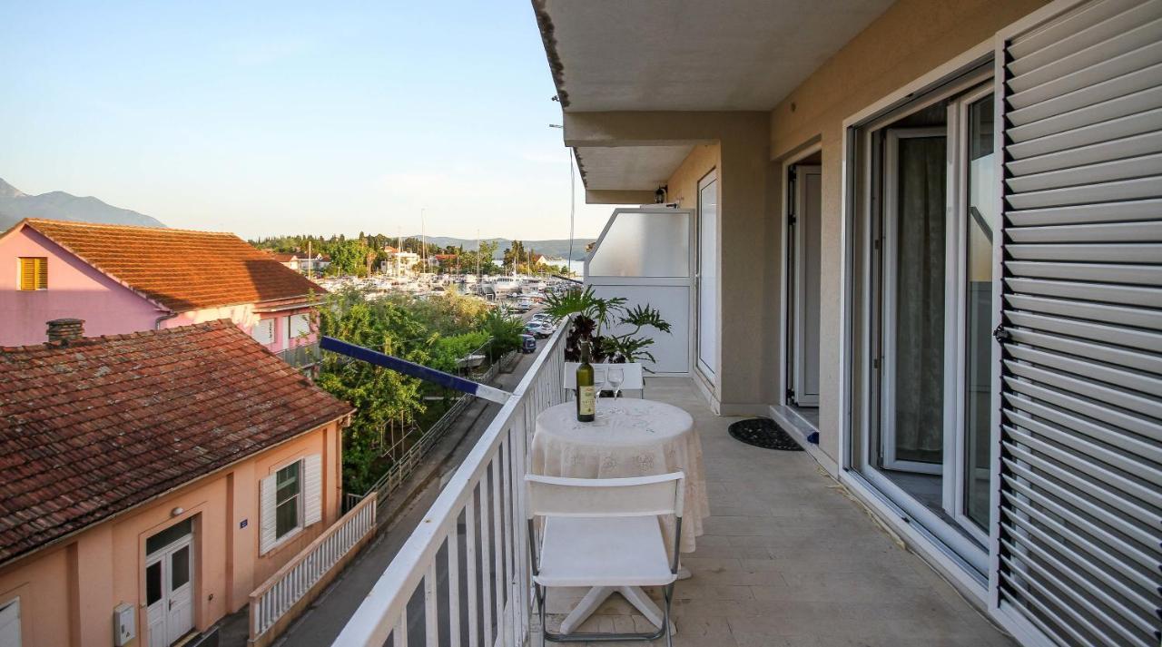 Pakovo Apartments Andrija Tivat Rum bild