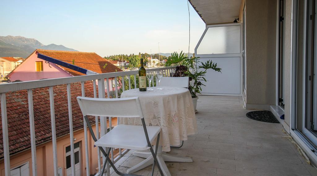 Pakovo Apartments Andrija Tivat Rum bild